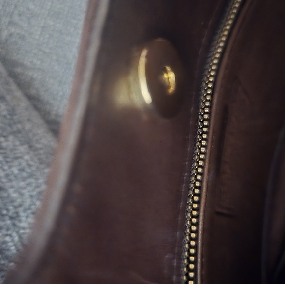 *Price is firm. $240*. Coach 9993 Vintage Mini Shopper Crossbody Bucket - Picture 12 of 16